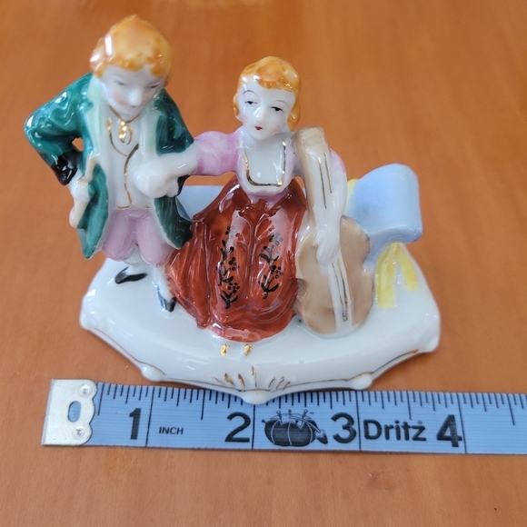 Vintage - 1945 - 1952 Occupied Japan Colonial Couple‎ Figurine - Picture 6 of 7